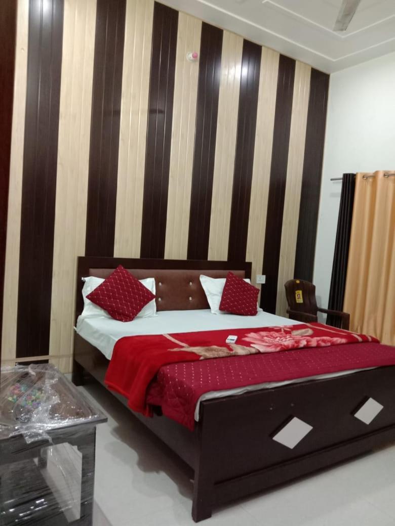 Ramam Hotel By Naavagat 700Mtr From Shri Ram Janambhumi Ayodhya Exterior photo
