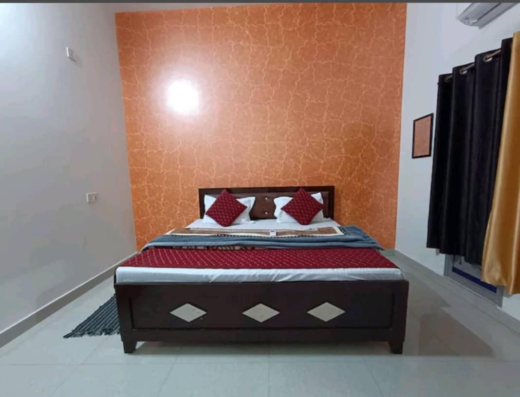 Ramam Hotel By Naavagat 700Mtr From Shri Ram Janambhumi Ayodhya Exterior photo