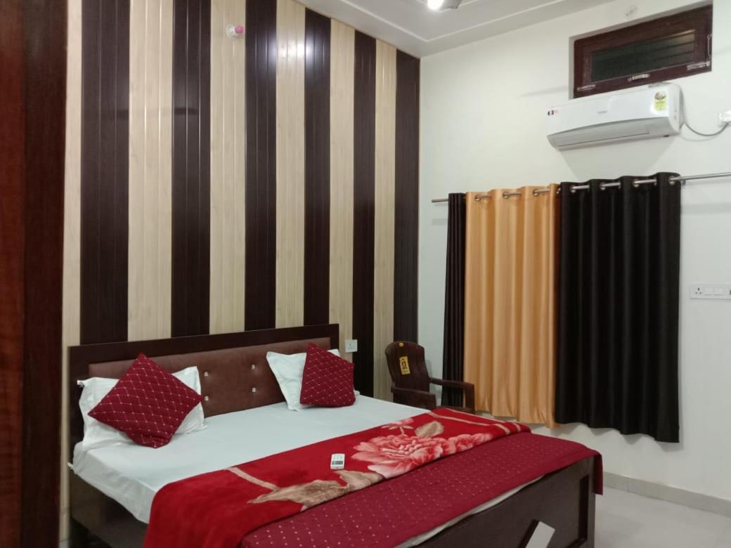 Ramam Hotel By Naavagat 700Mtr From Shri Ram Janambhumi Ayodhya Exterior photo
